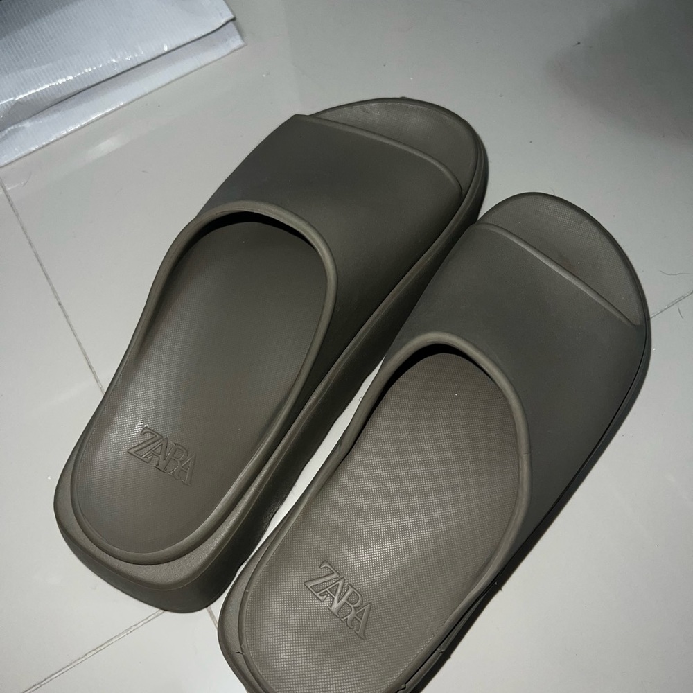 Zara Taupe Slide Sandals - Size: 8